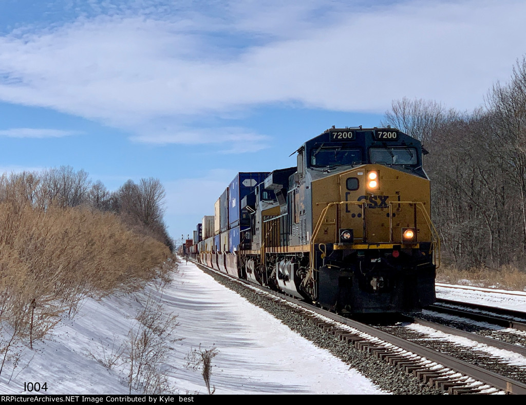 CSX 7200 on I004